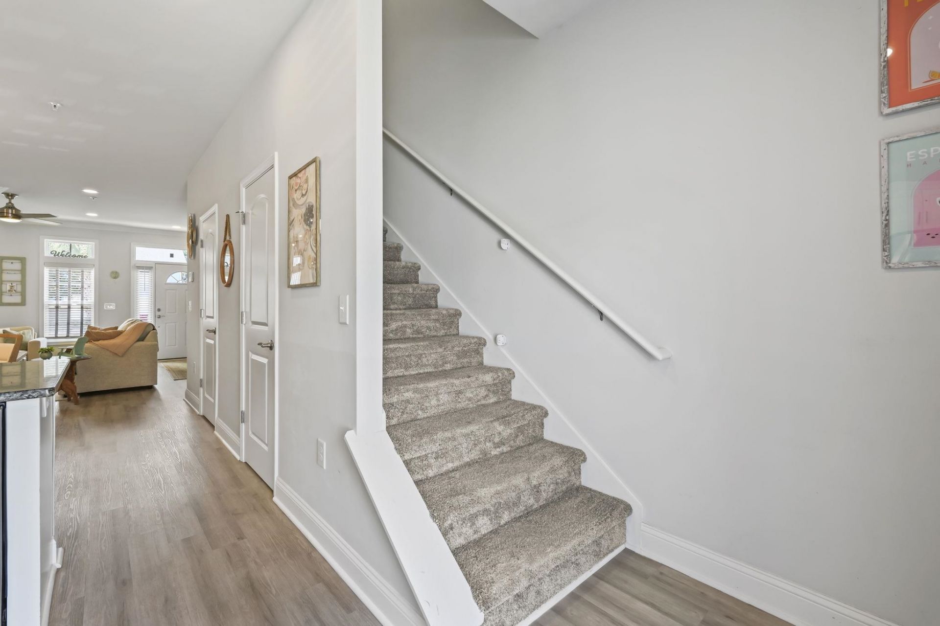 793 Moen Pl. Photo 17