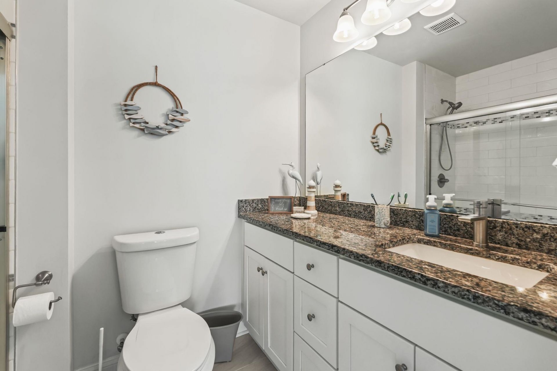 793 Moen Pl. Photo 21