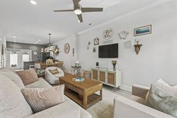793 Moen Pl. photo 4