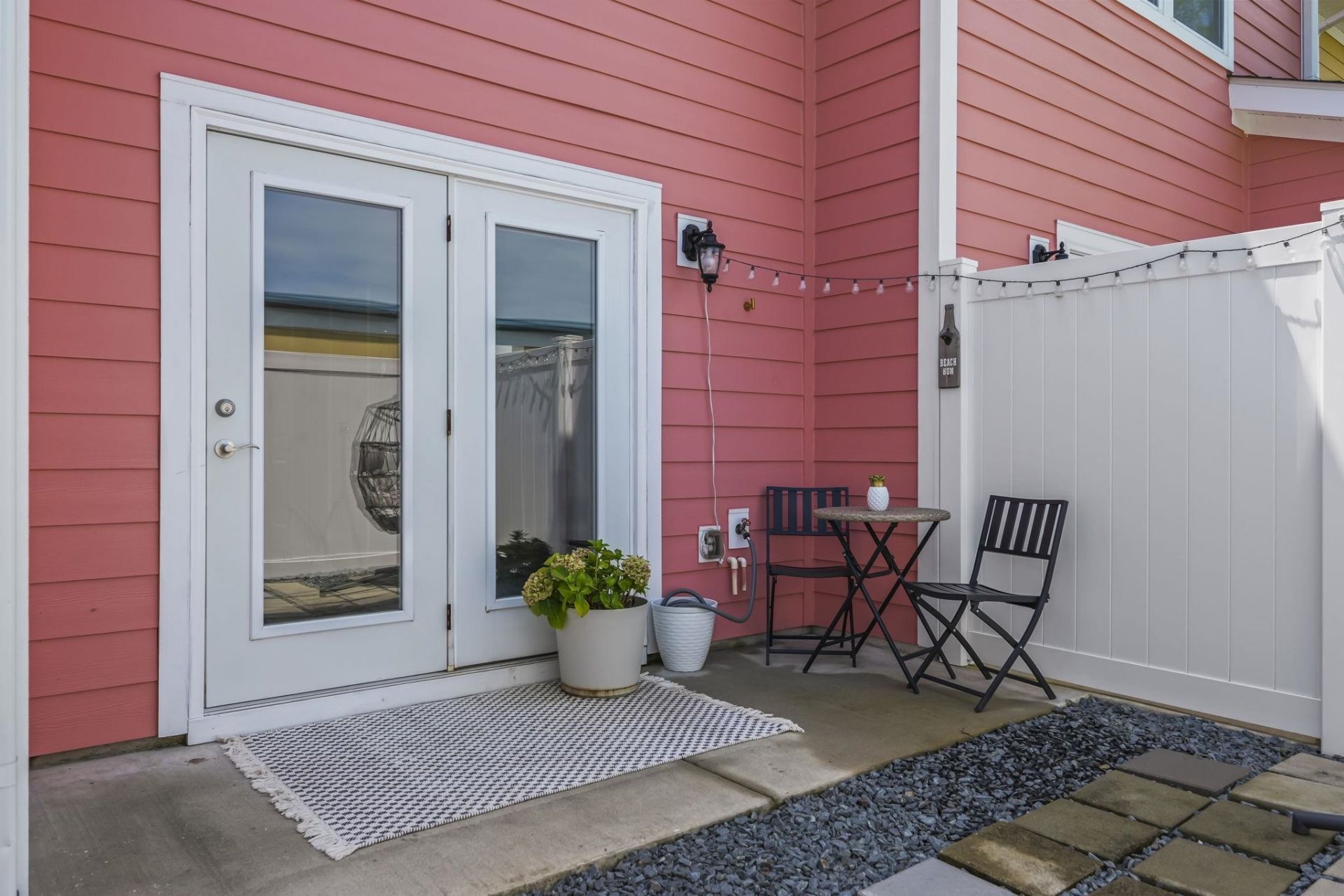 793 Moen Pl. Photo 32