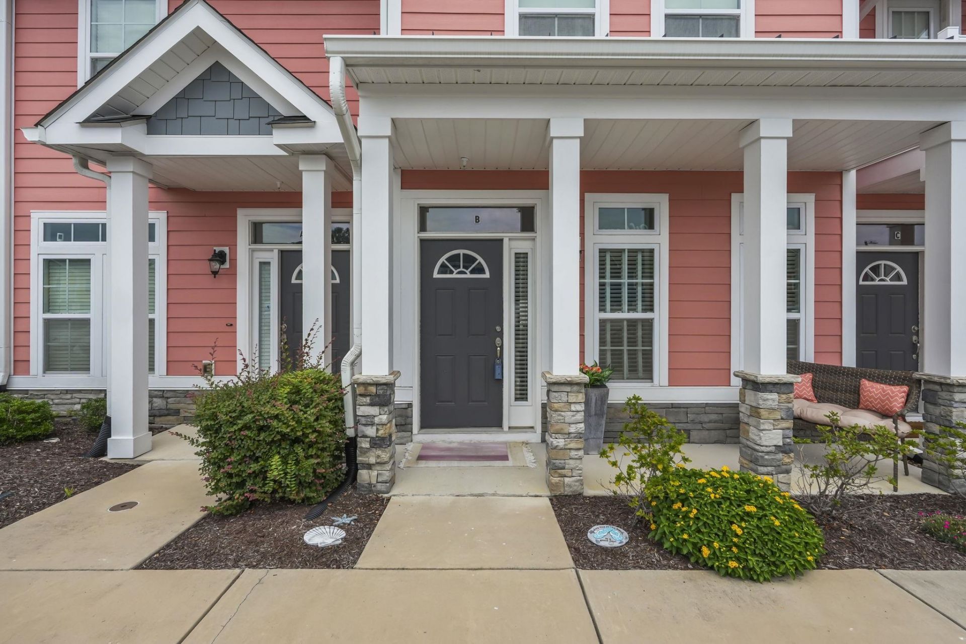 793 Moen Pl. Photo 36