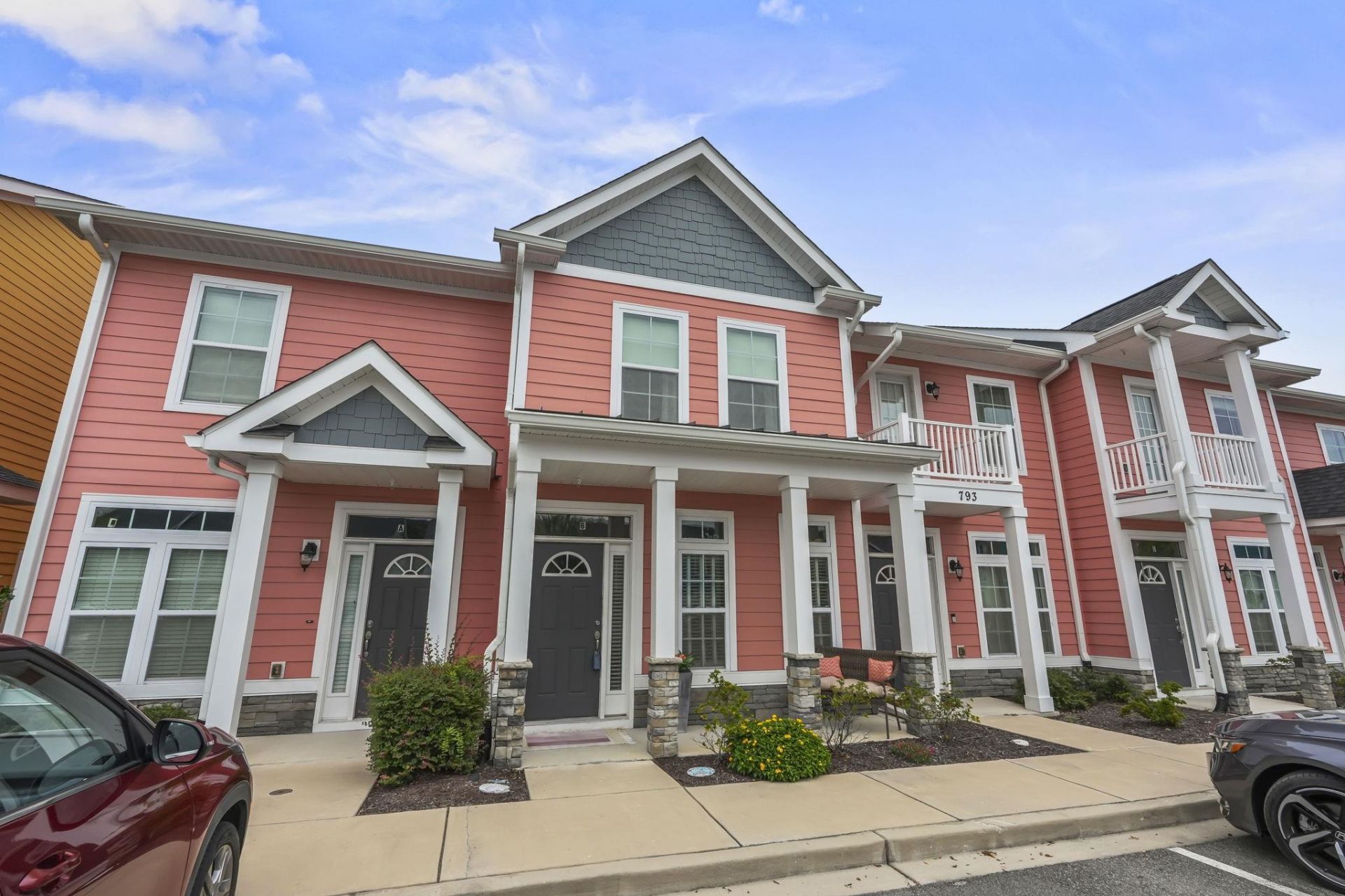 793 Moen Pl. Photo 38