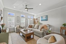 793 Moen Pl. photo 4
