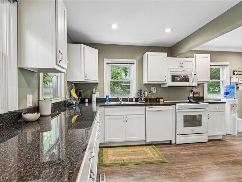 37531 Willow Drive, Eastlake, OH 44095 Photo 15