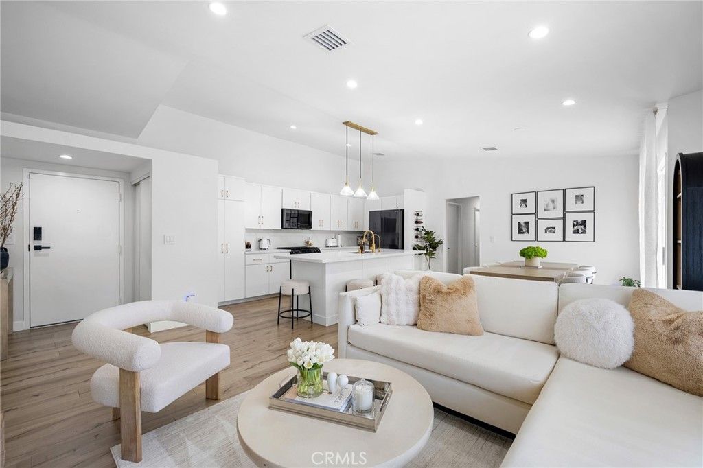 11300 Foothill Boulevard, Unit 63, Lakeview Terrace, CA 91342 Main Photo