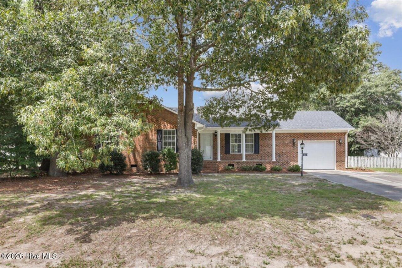 2495 Stratford Drive, La Grange, NC 28551 Main Photo