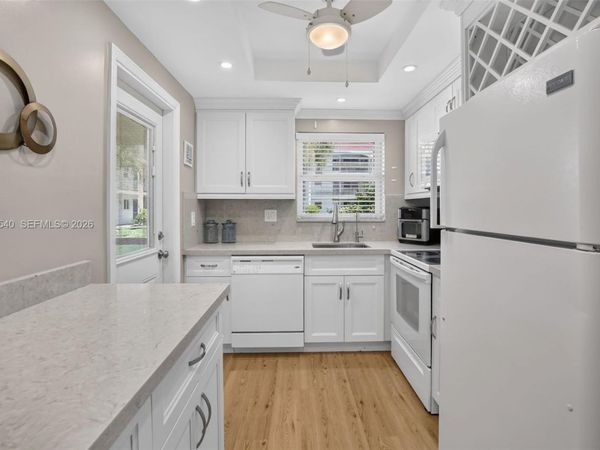 580 Egret Dr , Unit 108, Hallandale Beach, FL 33009