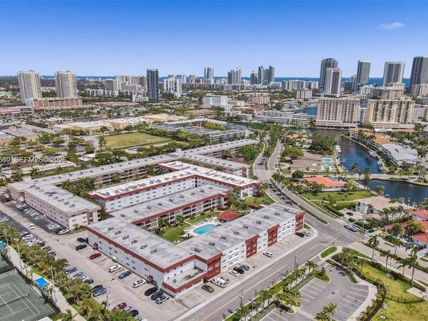580 Egret Dr, Unit 108, Hallandale Beach, FL 33009