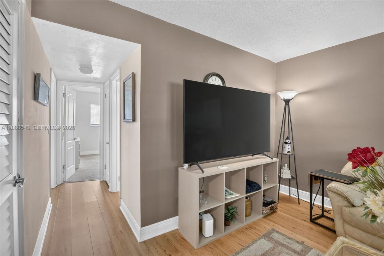 580 Egret Dr , Unit 108, Hallandale Beach, FL 33009 Photo