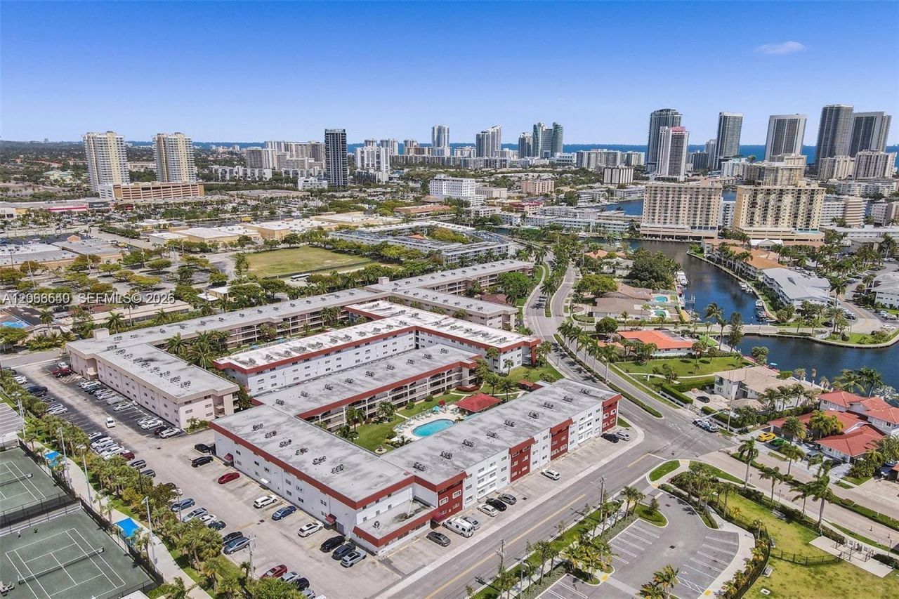 580 Egret Dr , Unit 108, Hallandale Beach, FL 33009 Photo