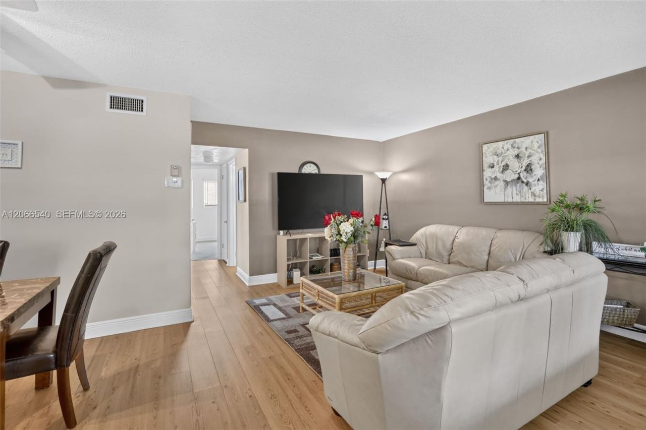 580 Egret Dr , Unit 108, Hallandale Beach, FL 33009 Photo
