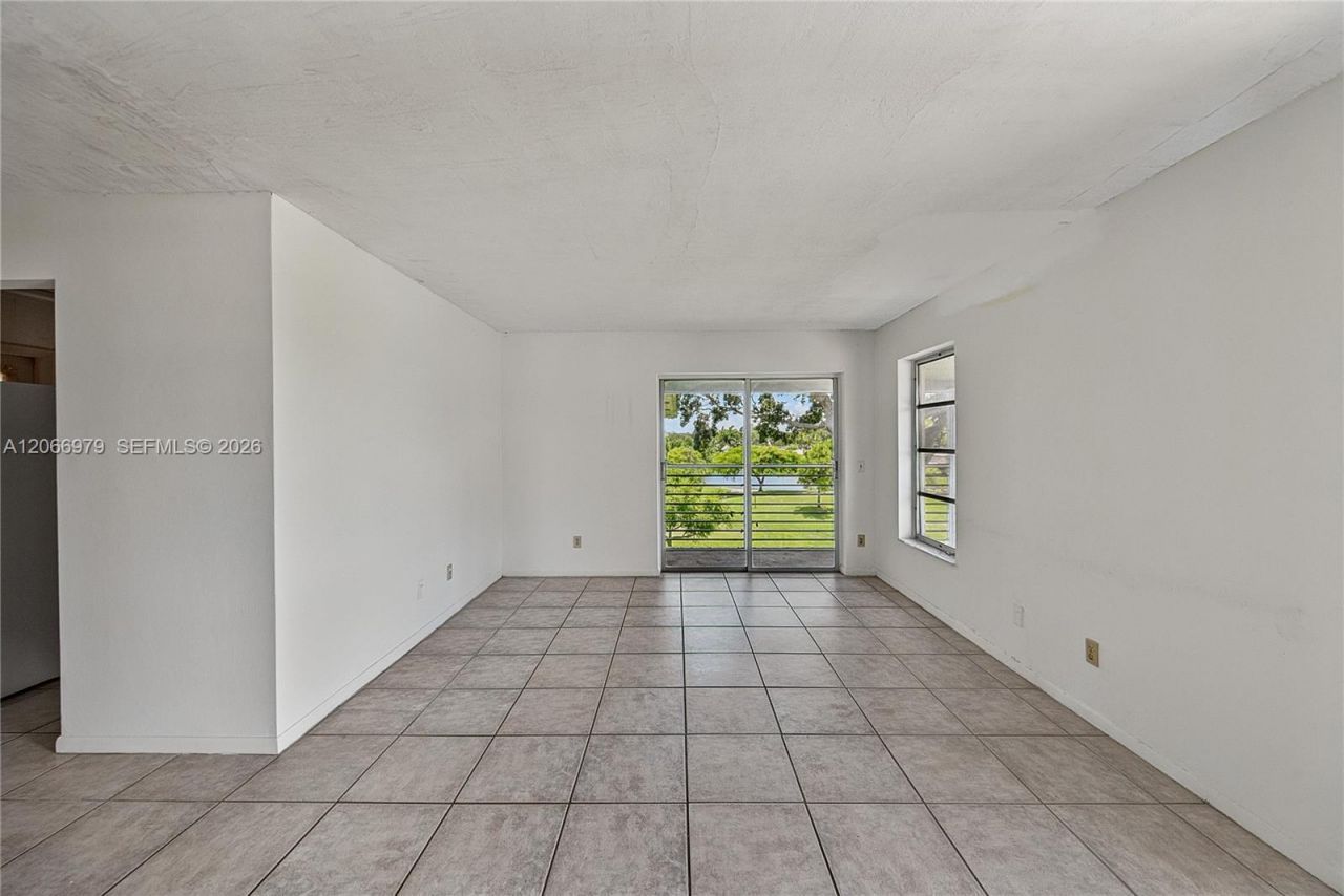 2491 SW 82nd Ave , Unit 310, Davie, FL 33324 Photo