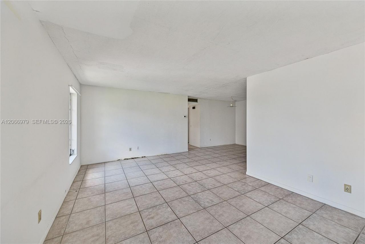 2491 SW 82nd Ave , Unit 310, Davie, FL 33324 Photo