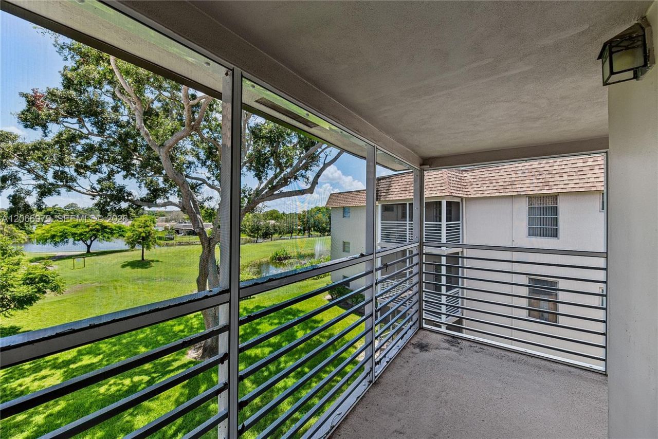 2491 SW 82nd Ave , Unit 310, Davie, FL 33324 Photo
