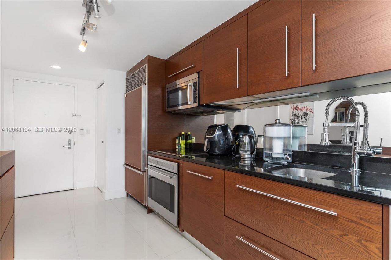 465 Brickell Ave , Unit 2504, Miami, FL 33131 Photo
