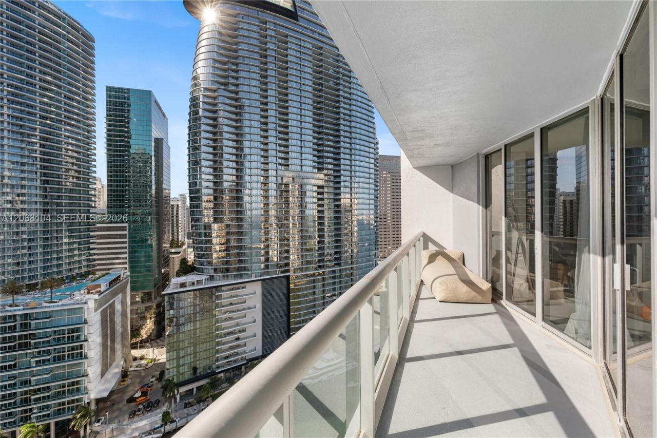 465 Brickell Ave , Unit 2504, Miami, FL 33131 Photo