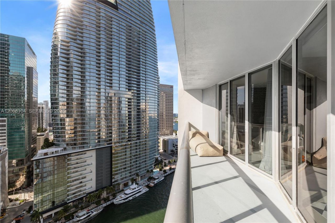 465 Brickell Ave , Unit 2504, Miami, FL 33131 Photo