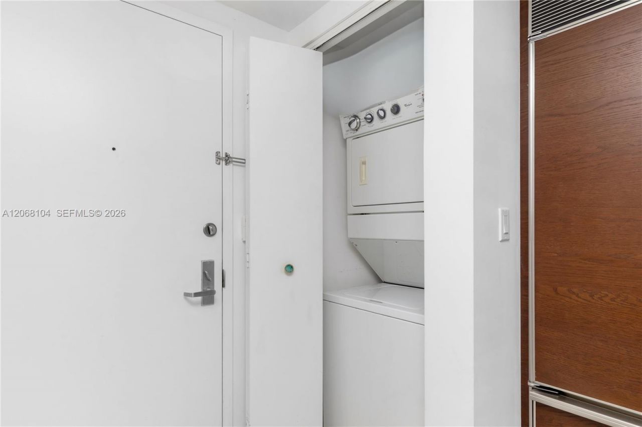 465 Brickell Ave , Unit 2504, Miami, FL 33131 Photo