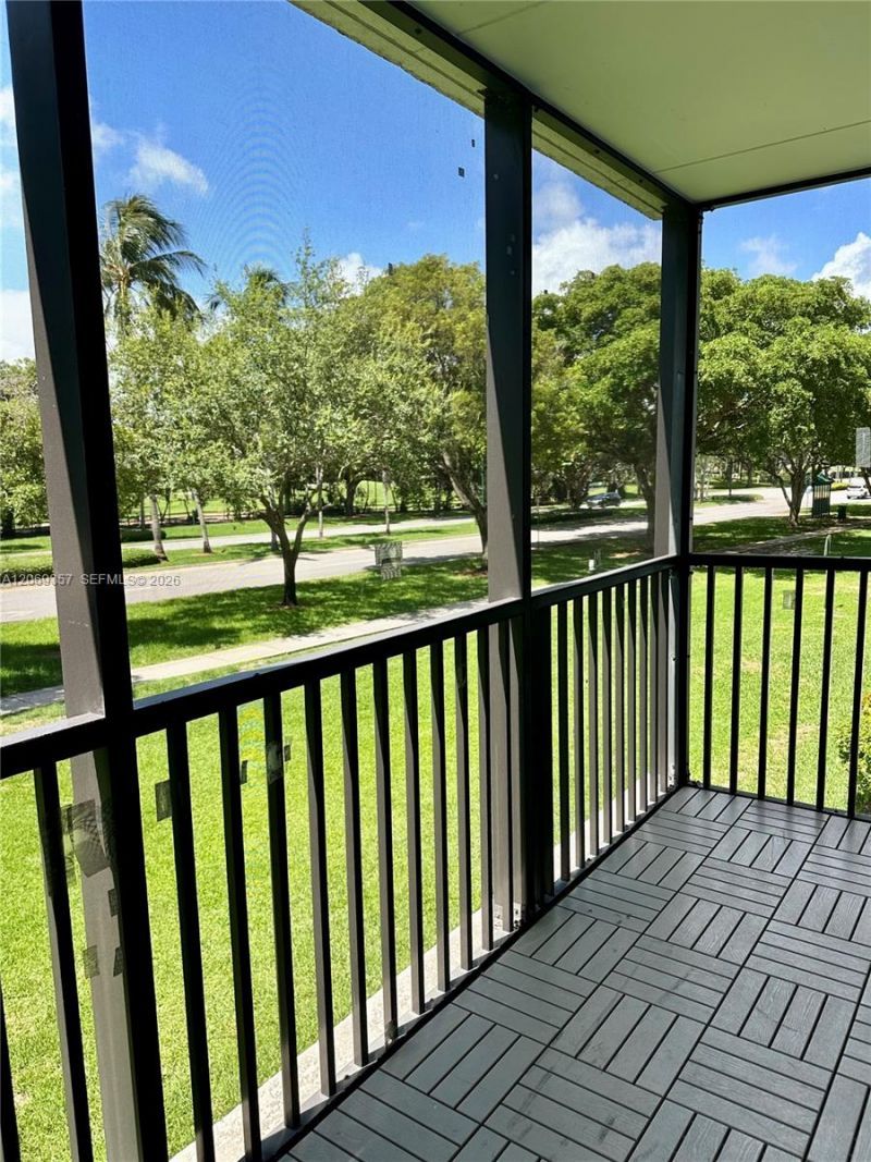 3401 N Country Club Dr, Unit EI-216, Aventura, FL 33180 Photo