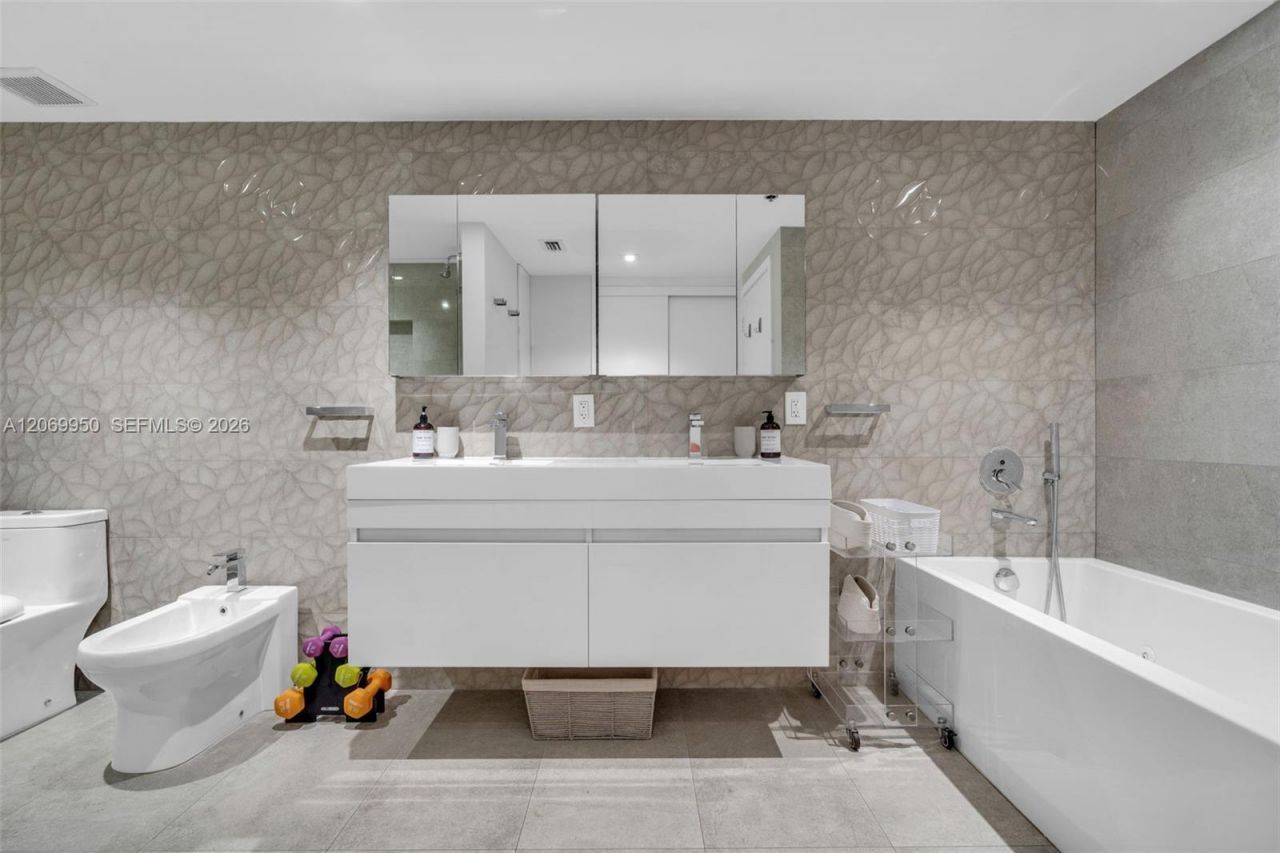 251 Crandon Blvd , Unit 1227, Key Biscayne, FL 33149 Photo