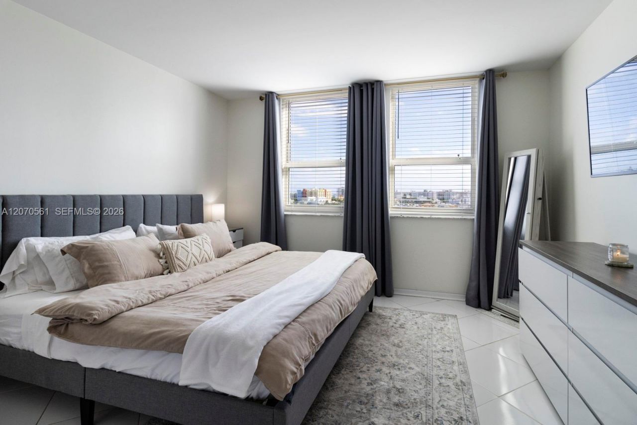 90 Alton Rd , Unit 1005, Miami Beach, FL 33139 Photo