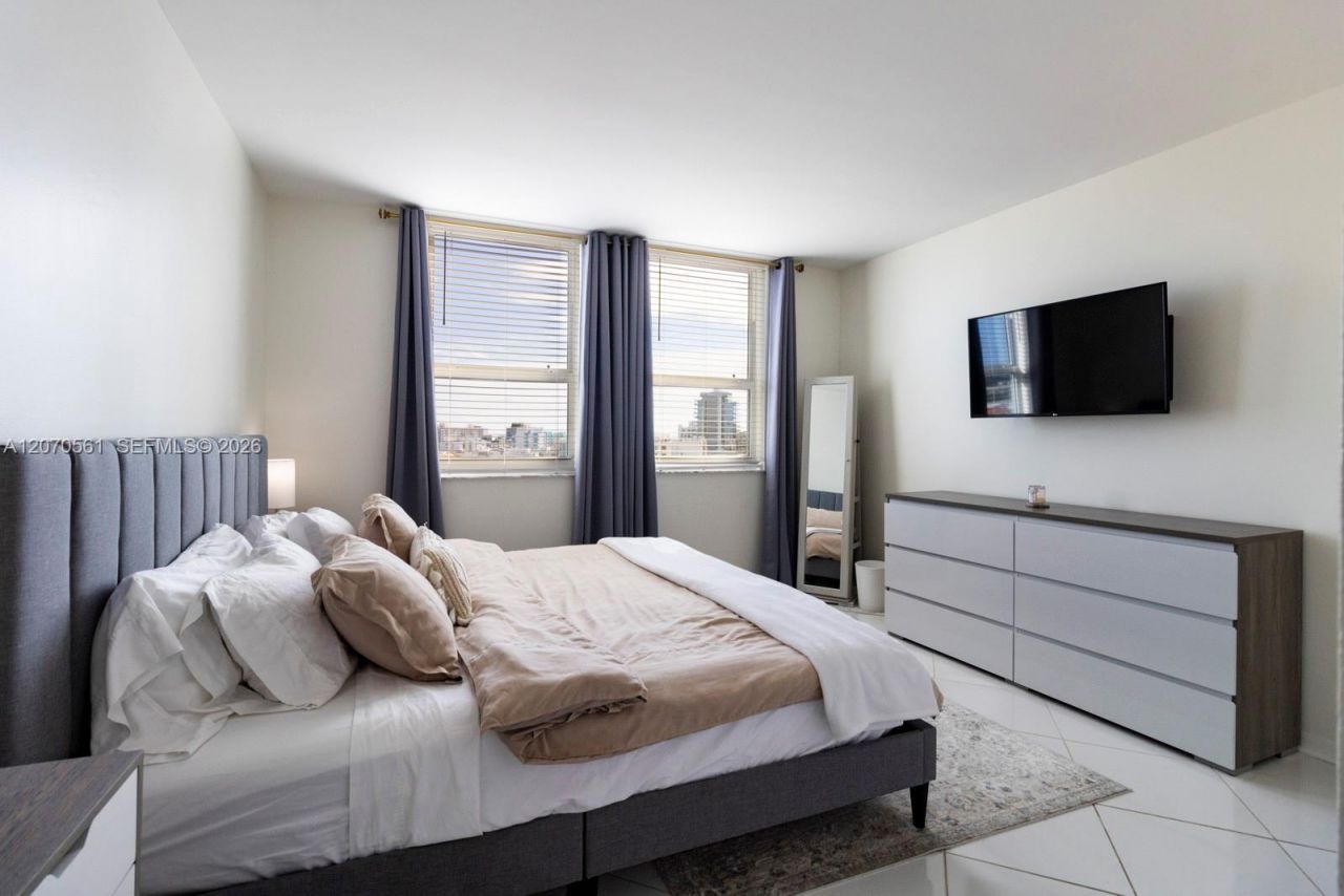 90 Alton Rd , Unit 1005, Miami Beach, FL 33139 Photo
