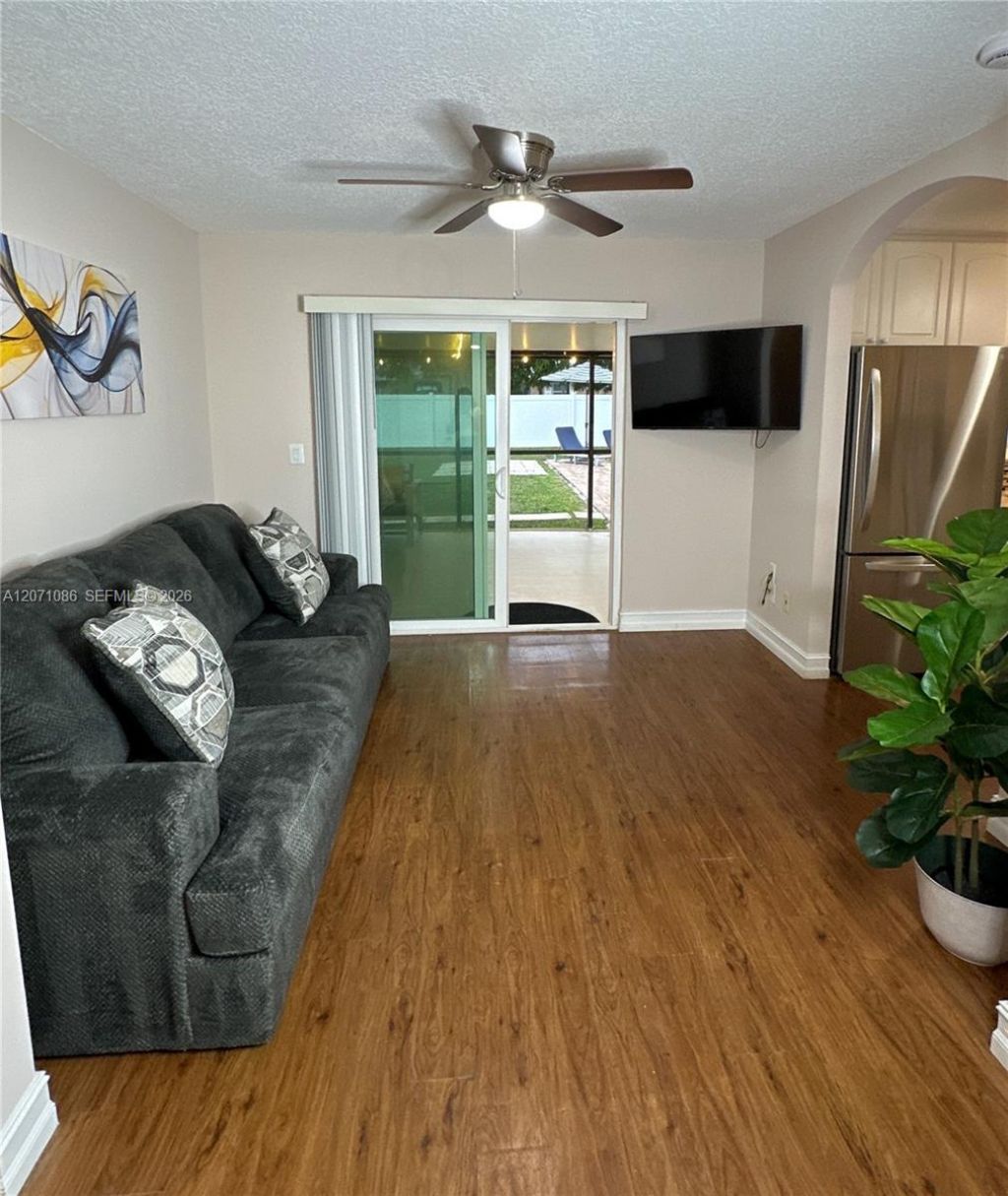 177 Dove Cir , Royal Palm Beach, FL 33411 Photo