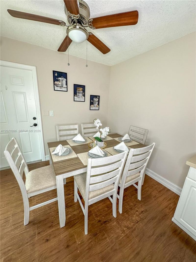 177 Dove Cir , Royal Palm Beach, FL 33411 Photo