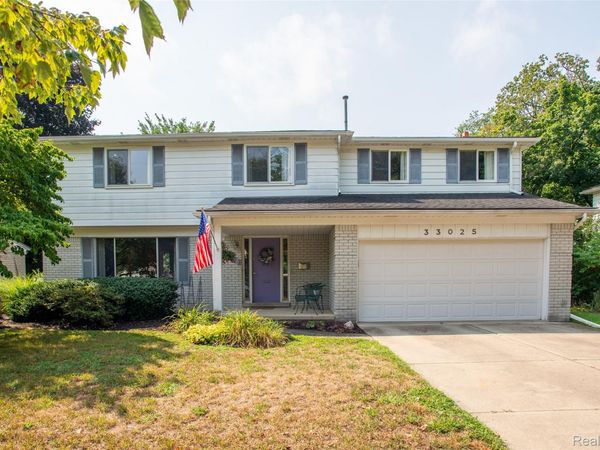 33025 Tall Oaks Street, Farmington, Mi 48336