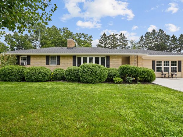 4223 Canterbury Ln, Mount Pleasant, WI 53403