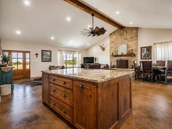 19892 Vilas RD, Holland, TX 76534