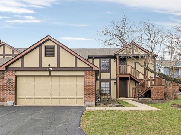 379 Sandhurst Circle , Unit 1, Glen Ellyn, IL 60137
