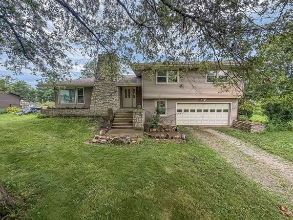 2206 Fogel Road , Mahomet, IL 61853