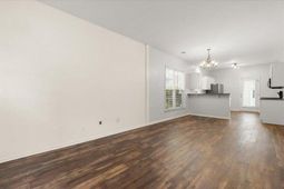 217 Trillium Avenue photo 4