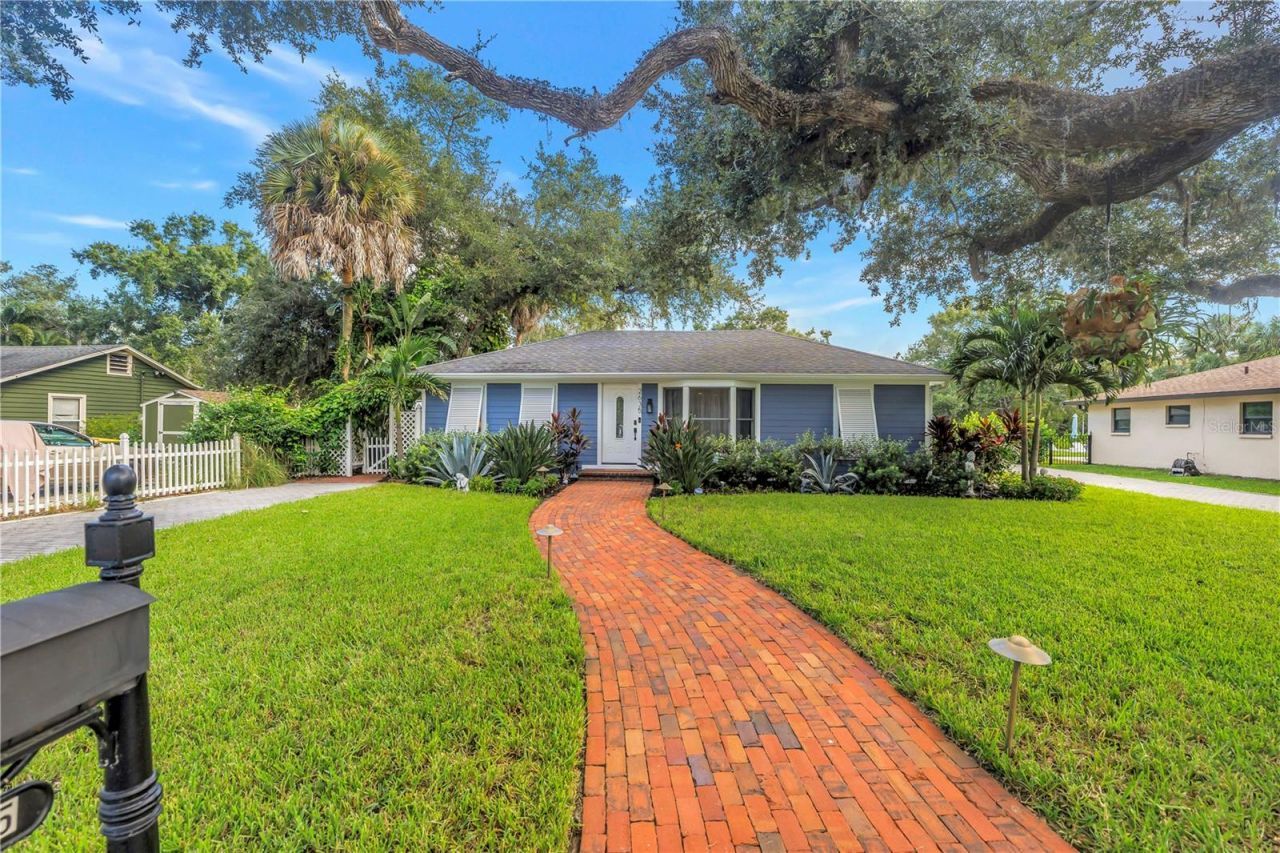 2635 Hyde Park Street, Sarasota, FL 34239 Photo