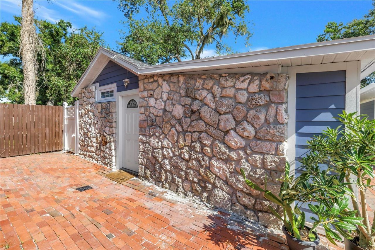 2635 Hyde Park Street, Sarasota, FL 34239 Photo