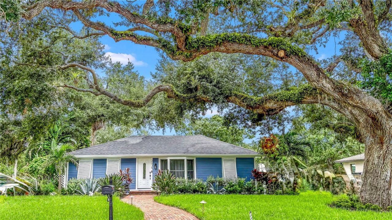 2635 Hyde Park Street, Sarasota, FL 34239 Photo