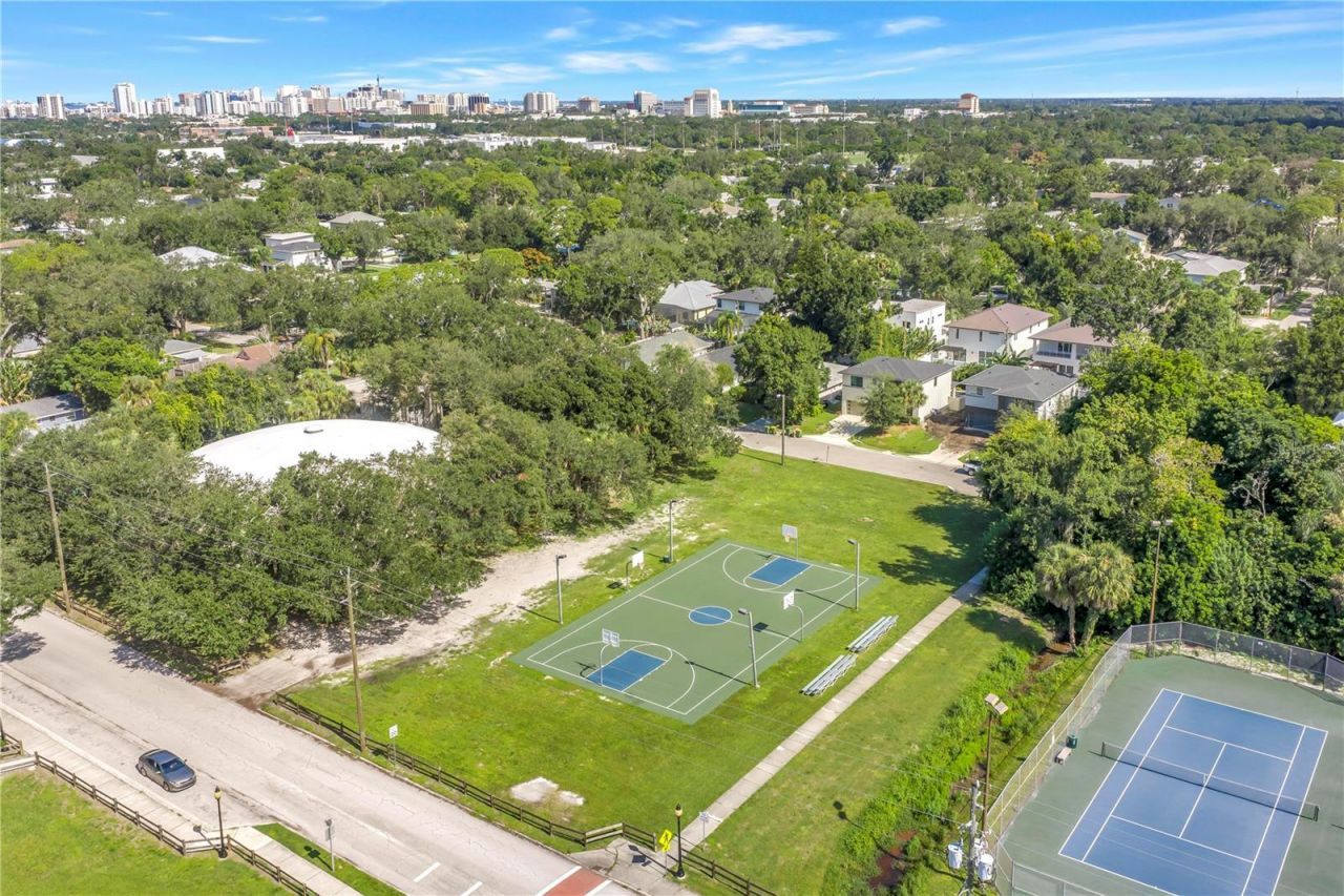 2635 Hyde Park Street, Sarasota, FL 34239 Photo