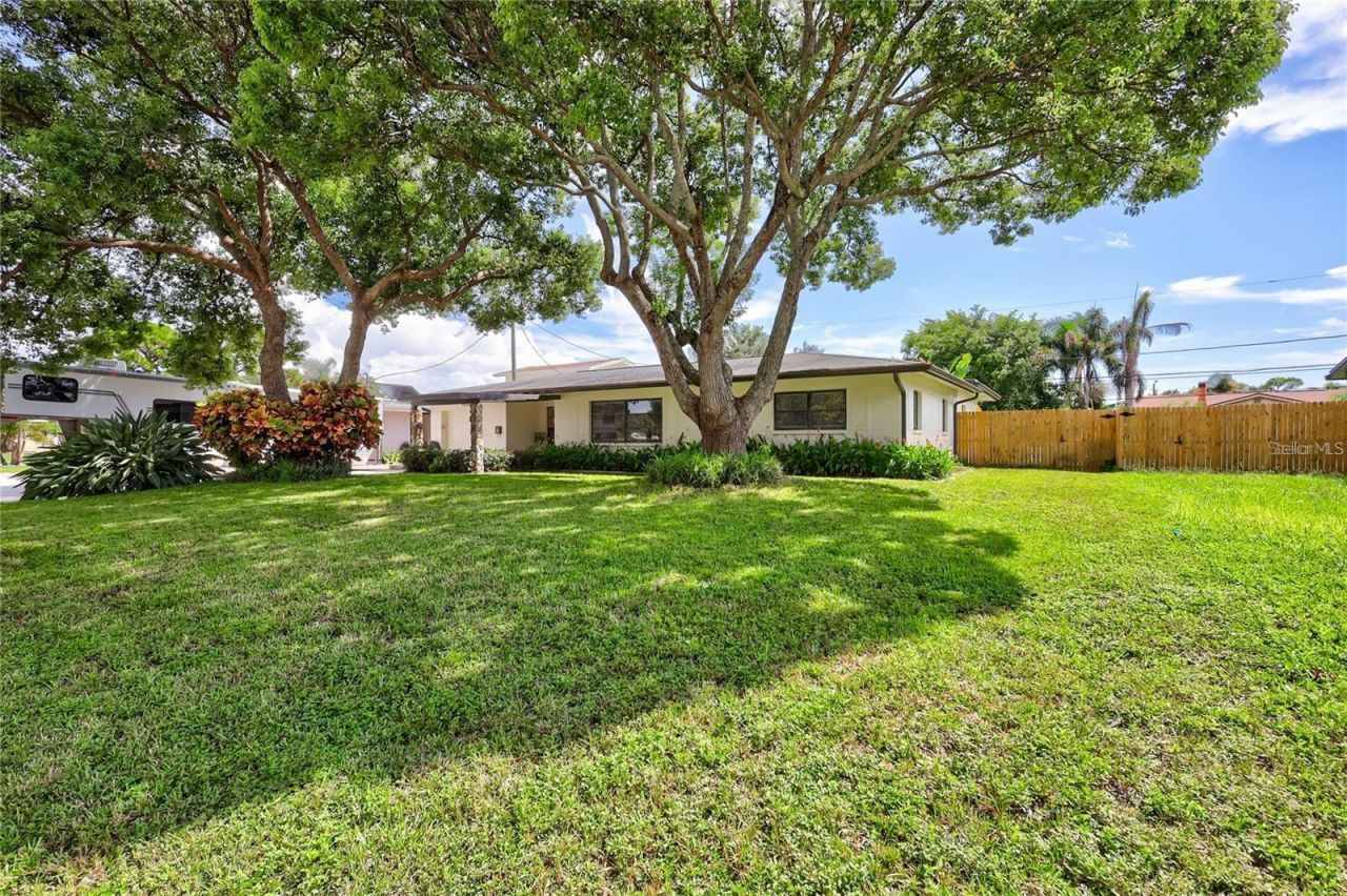 8532 Kumquat Avenue , Seminole, FL 33777 Photo