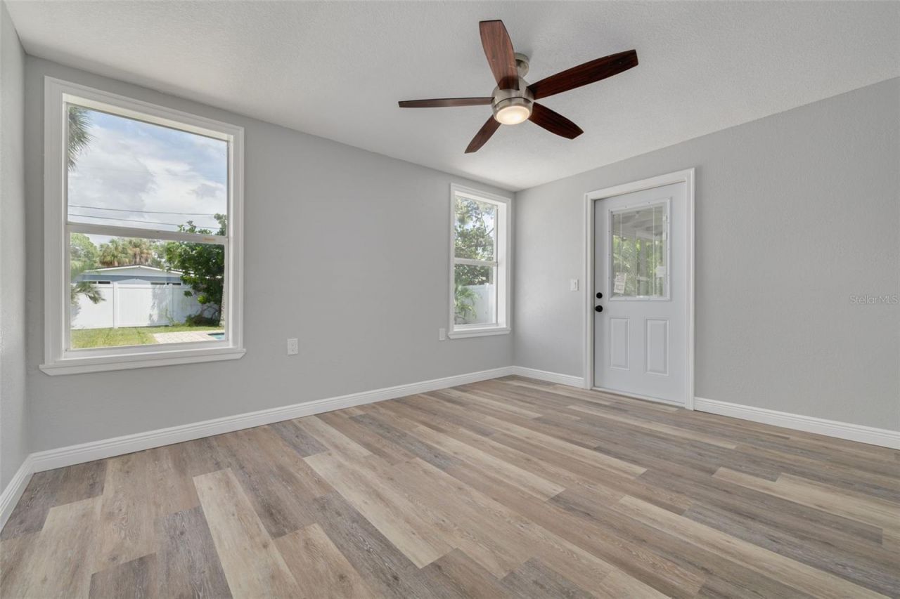 4227 Harrisburg Street Ne, Saint Petersburg, FL 33703 Photo