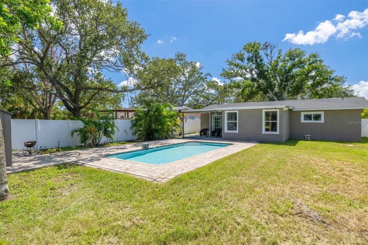 4227 Harrisburg Street Ne, Saint Petersburg, FL 33703 Photo