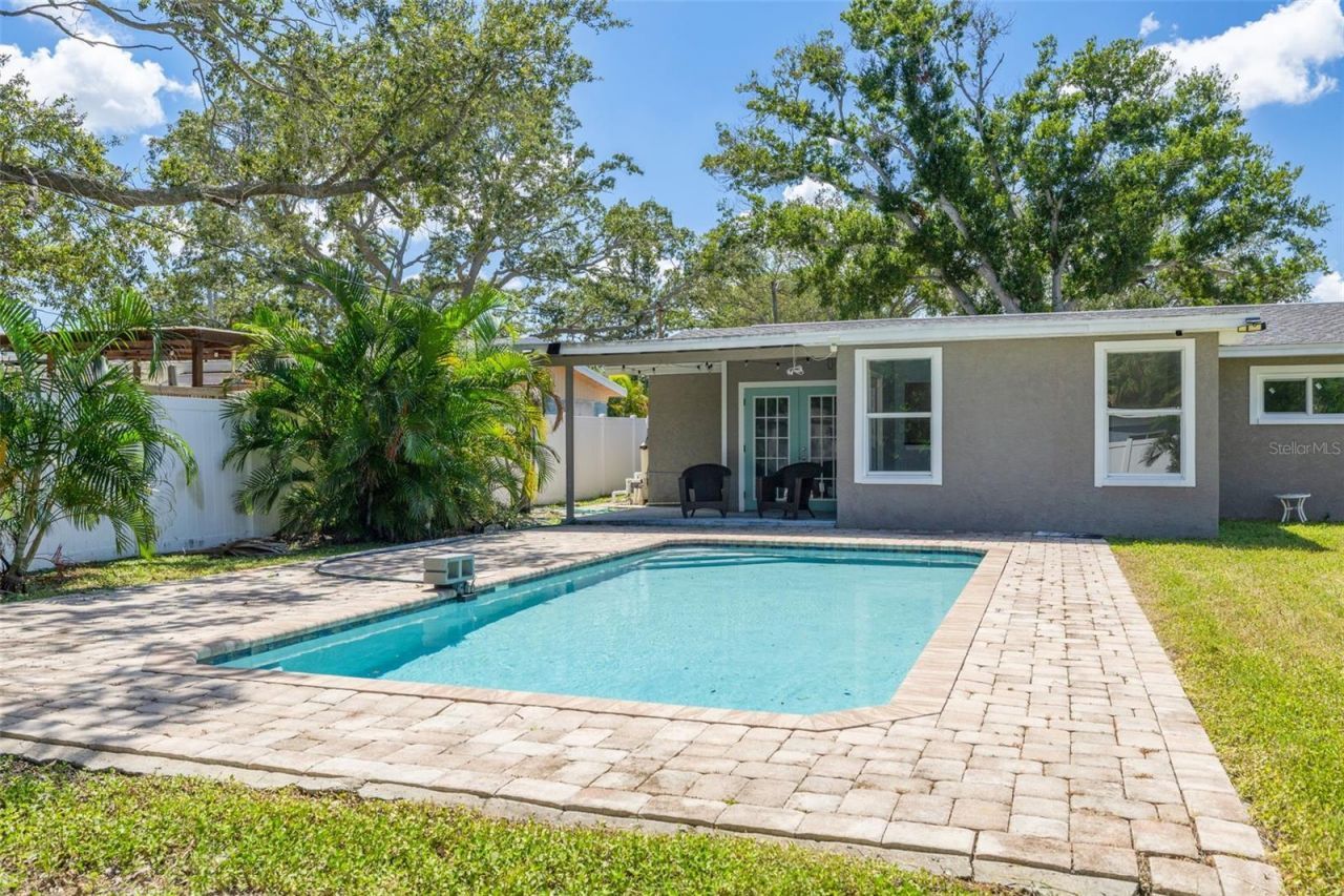 4227 Harrisburg Street Ne, Saint Petersburg, FL 33703 Photo