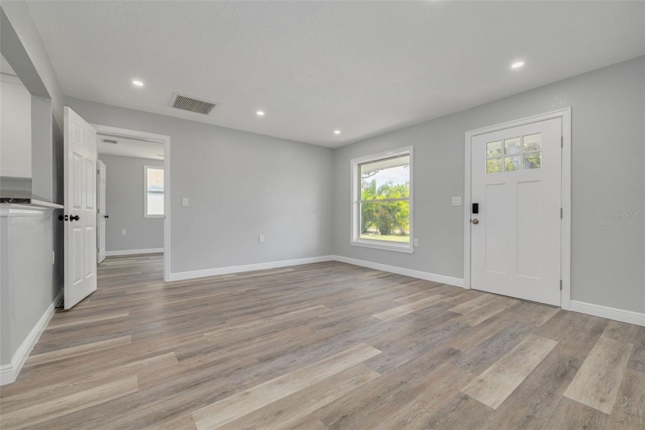 4227 Harrisburg Street Ne, Saint Petersburg, FL 33703 Photo
