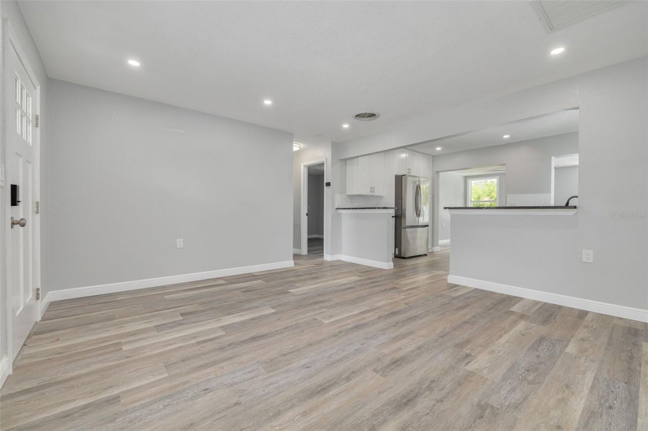 4227 Harrisburg Street Ne, Saint Petersburg, FL 33703 Photo