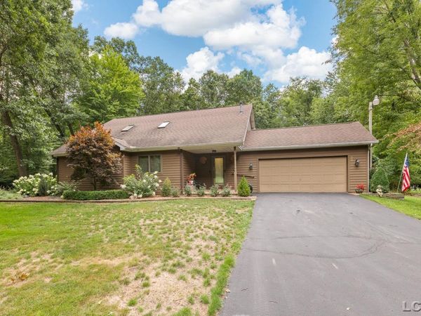 2800 Valley Heights , Adrian, MI 49221