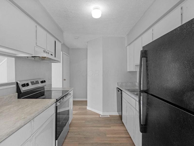 5204 Dierker Road, Unit D, Columbus, OH 43220 Photo 10