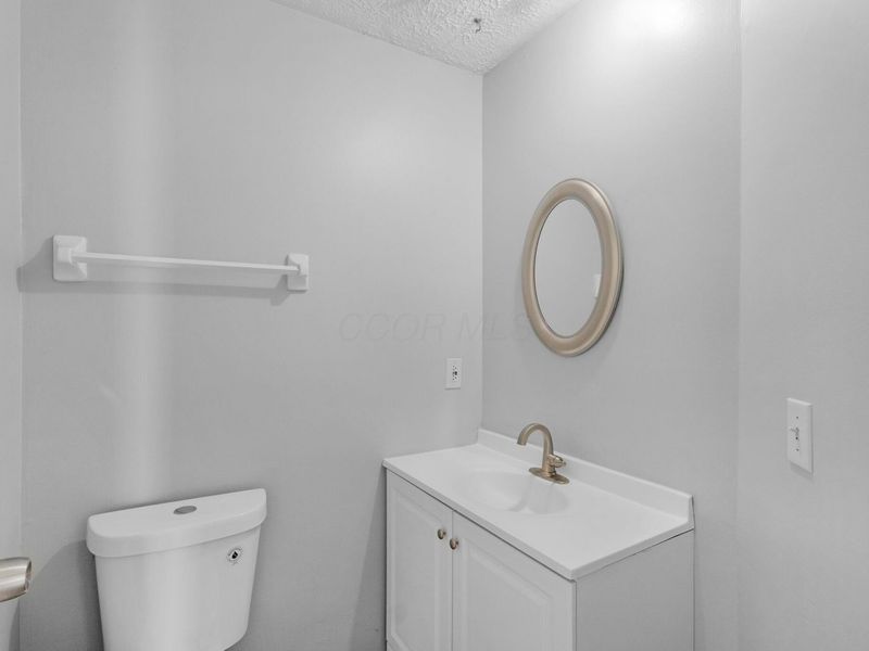 5204 Dierker Road, Unit D, Columbus, OH 43220 Photo 11