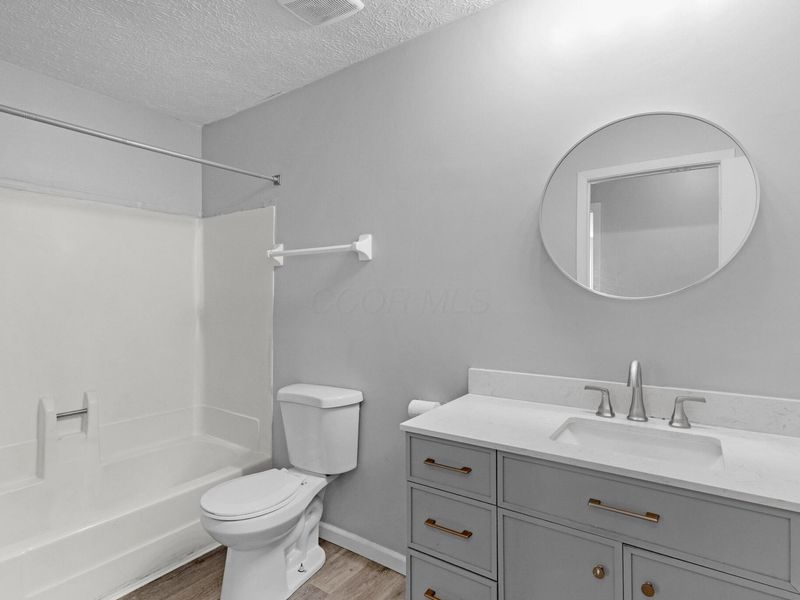5204 Dierker Road, Unit D, Columbus, OH 43220 Photo 15