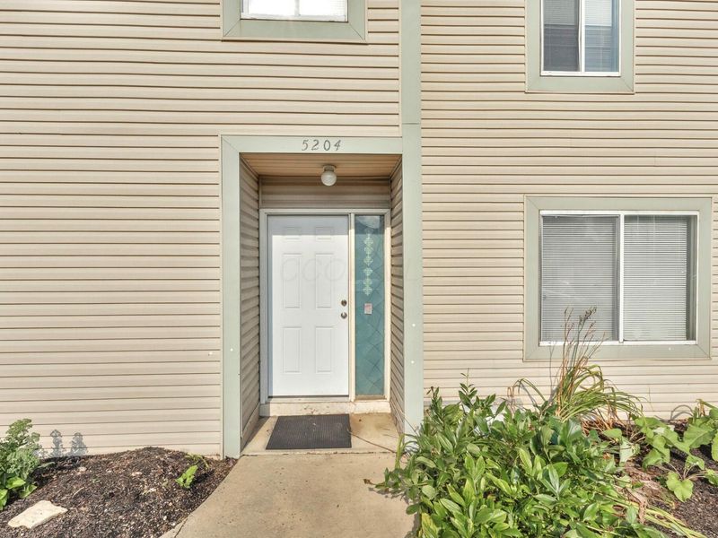 5204 Dierker Road, Unit D, Columbus, OH 43220 Photo 2