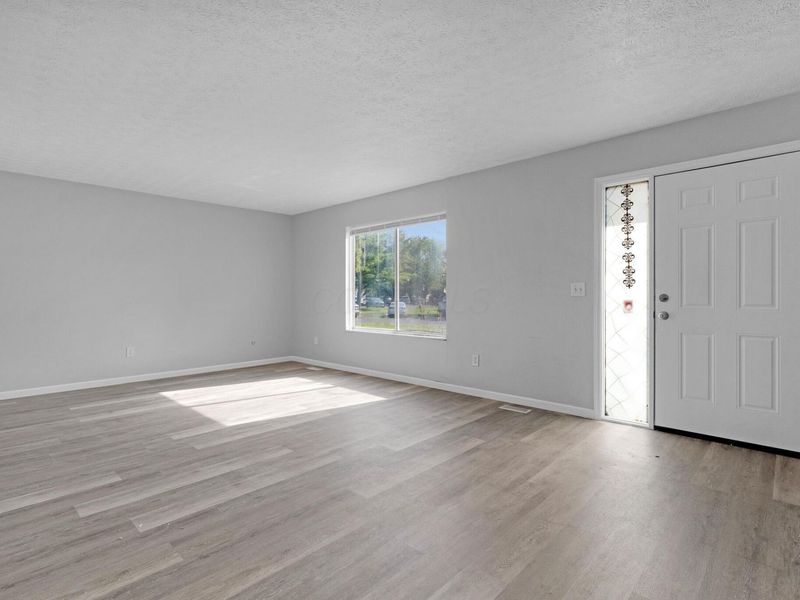 5204 Dierker Road, Unit D, Columbus, OH 43220 Photo 3
